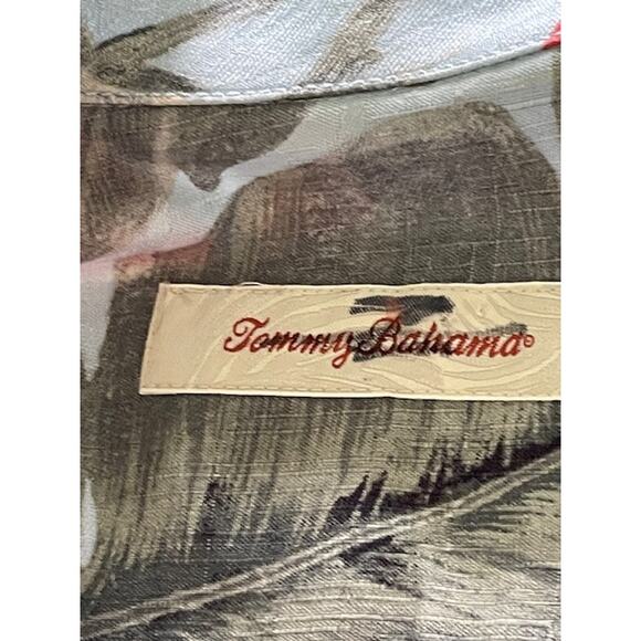 Tommy Bahama Men's Size Large 100% Silk Hawaiian Shirt - Picture 4 of 4